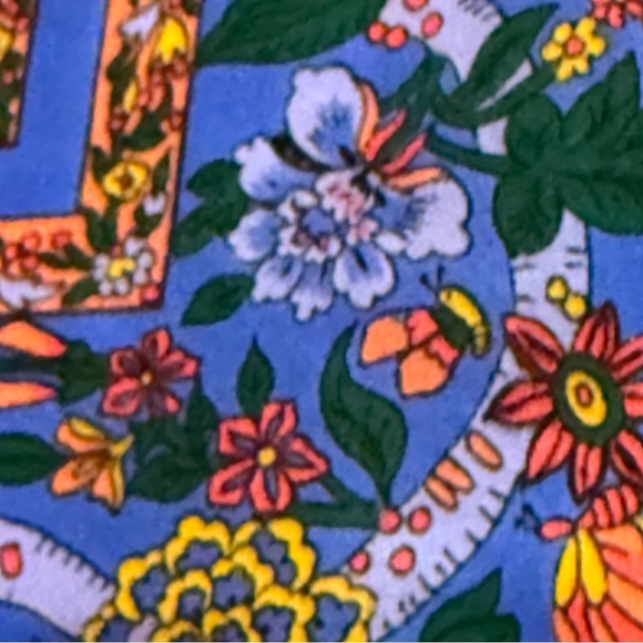 Forenza Blue Floral Scarf - Picture 4 of 7